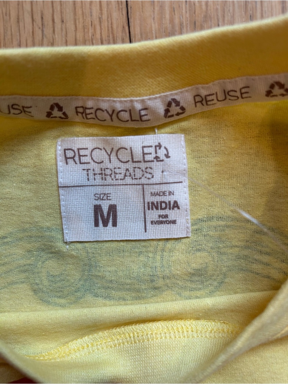 Ladies Yellow Daisy Crop Tee - Picture 3 of 7